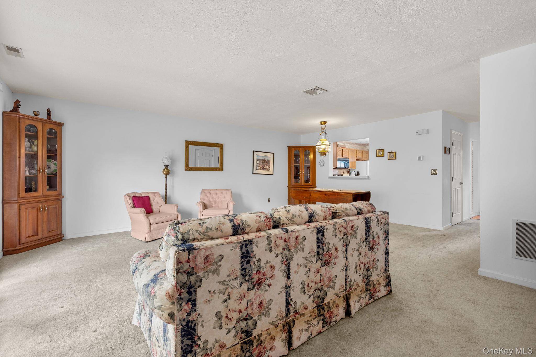 Pawling, NY 12564,36 Spruce ST #36
