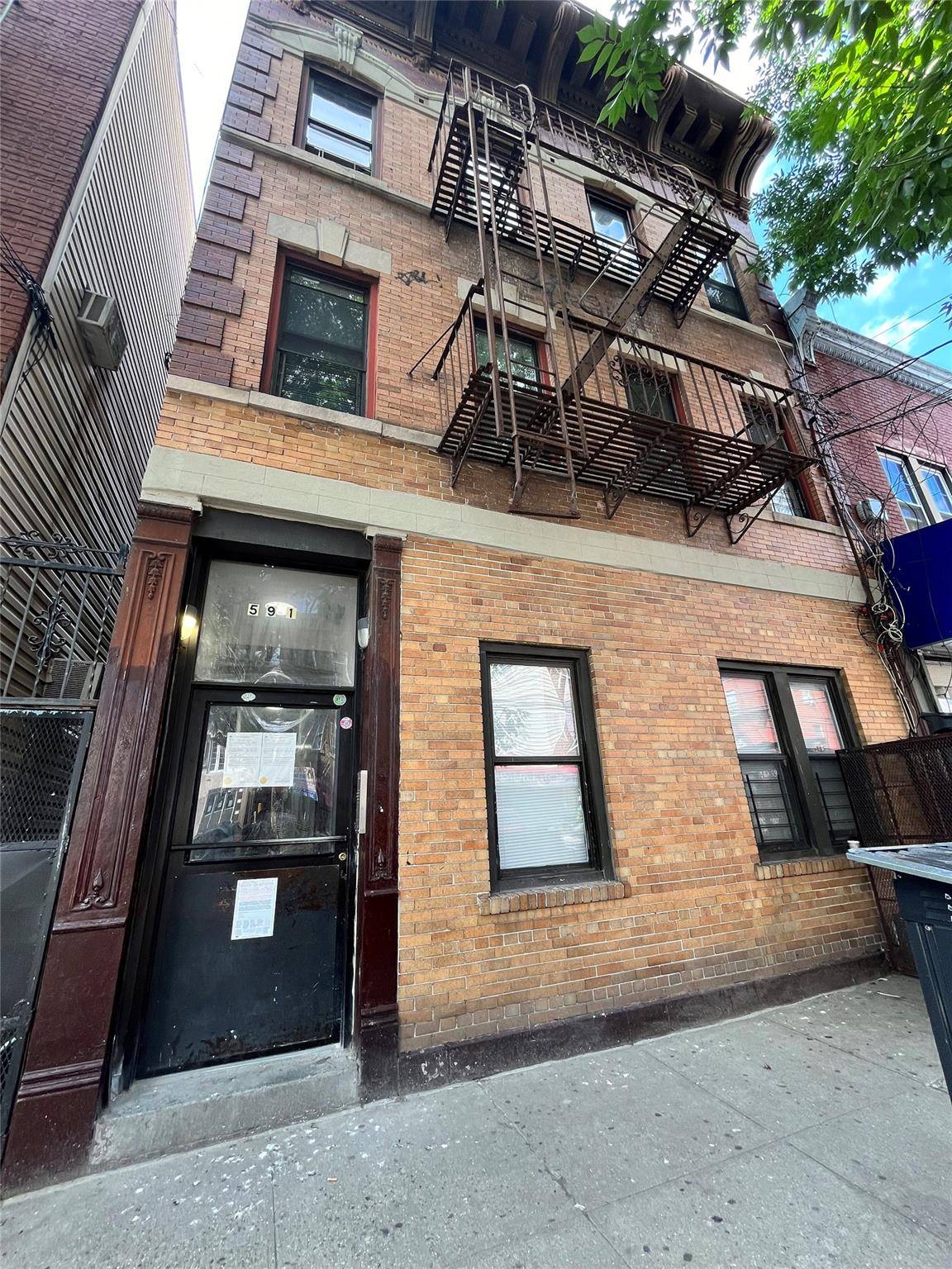 Bronx, NY 10460,591 Van Nest AVE