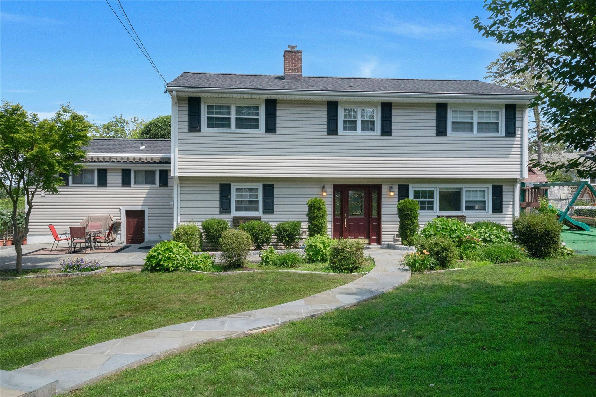 Pleasantville, NY 10570,170 Sky Top DR