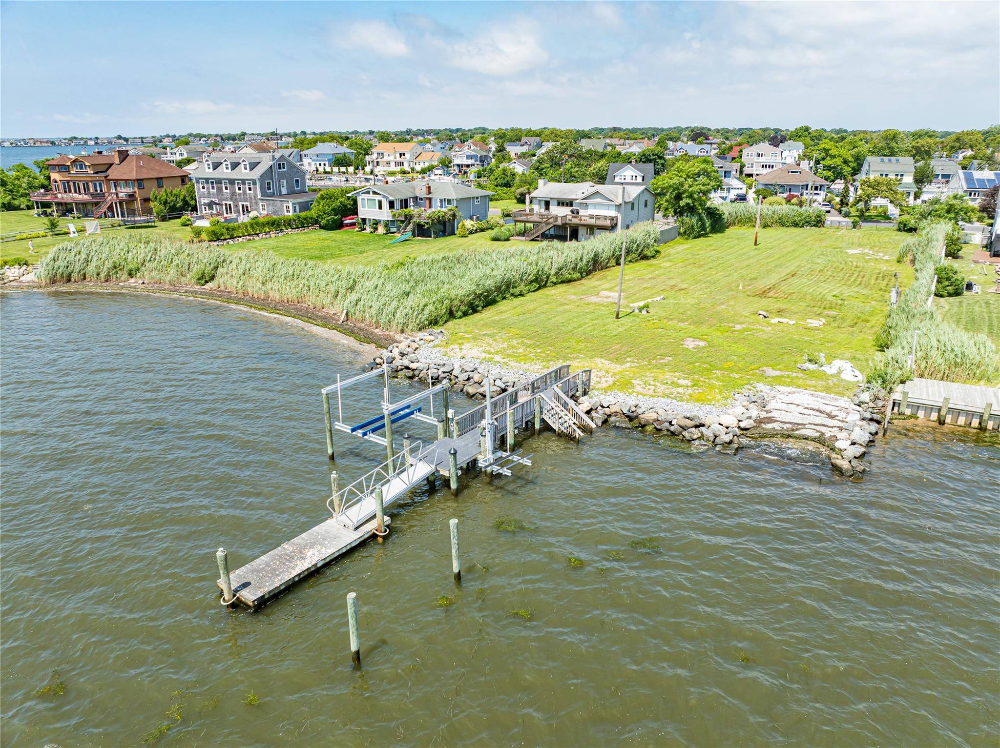 Amityville, NY 11701,32 Unqua PL