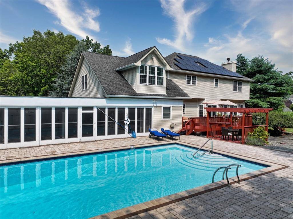 Highland Mills, NY 10930,9 Roselawn RD