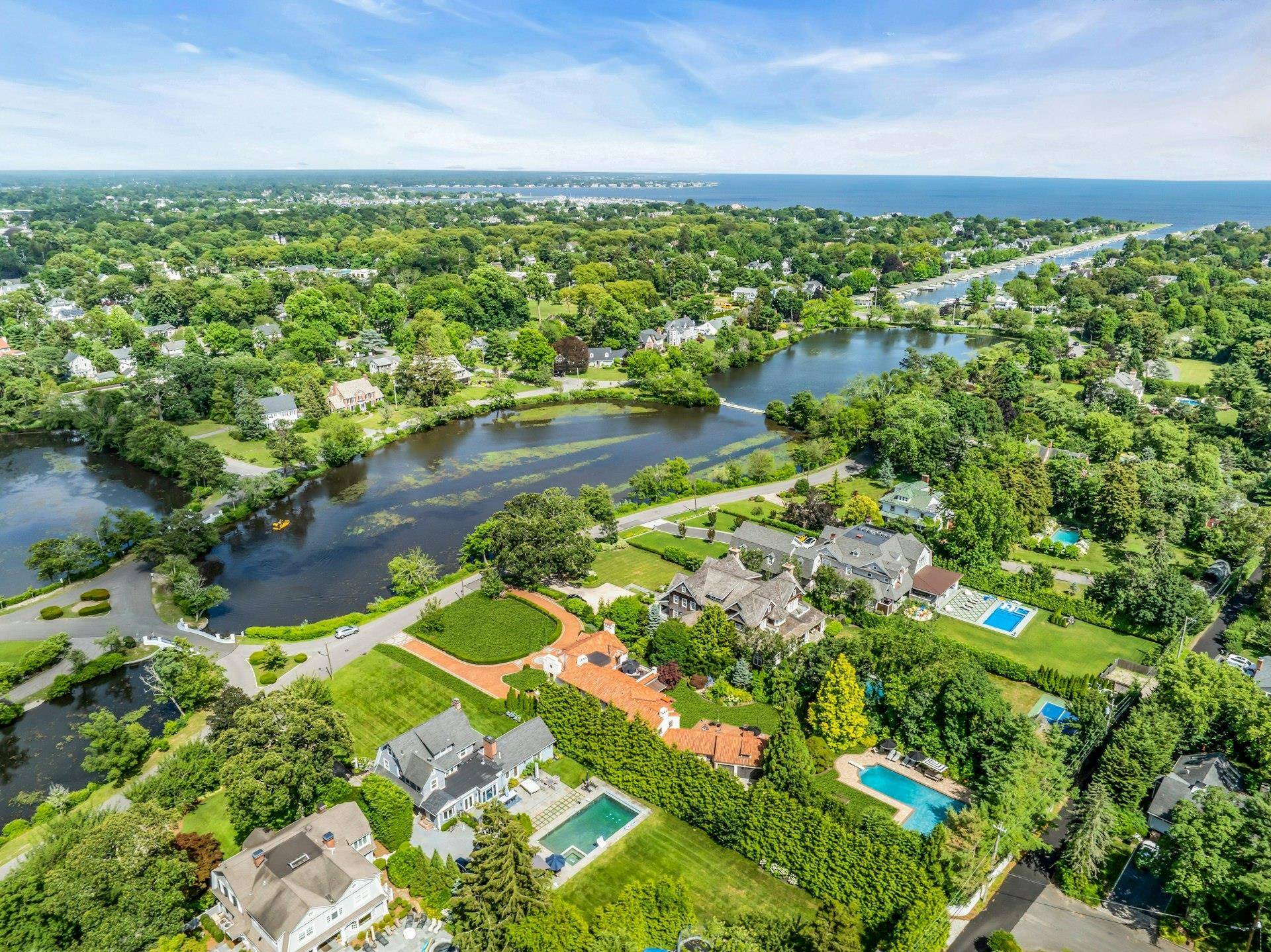 Brightwaters, NY 11718,259 Lakeview AVE