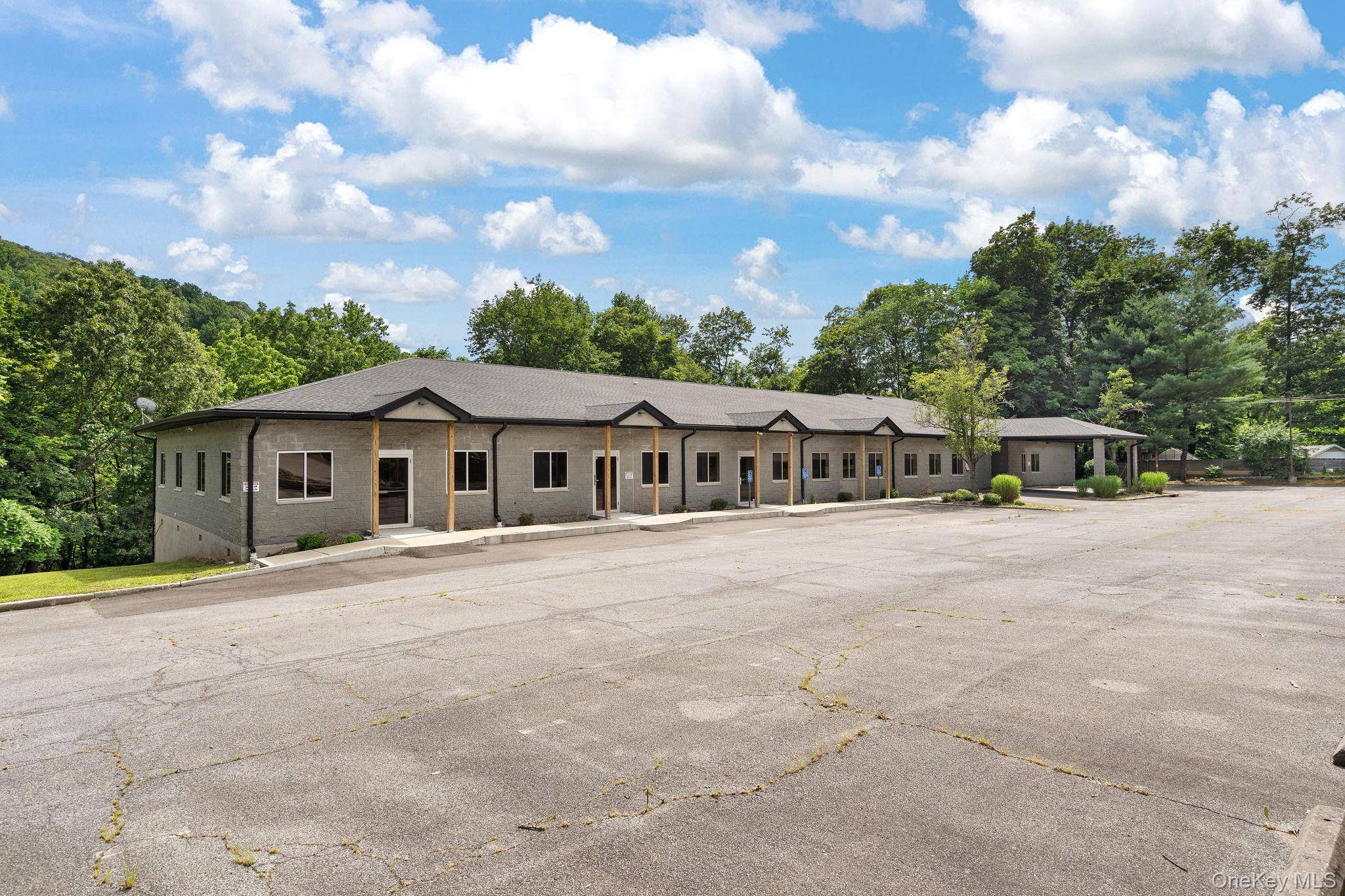 Newburgh, NY 12550,4 Corwin CT