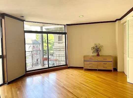New York (manhattan), NY 10023,8 W 65th ST #5A