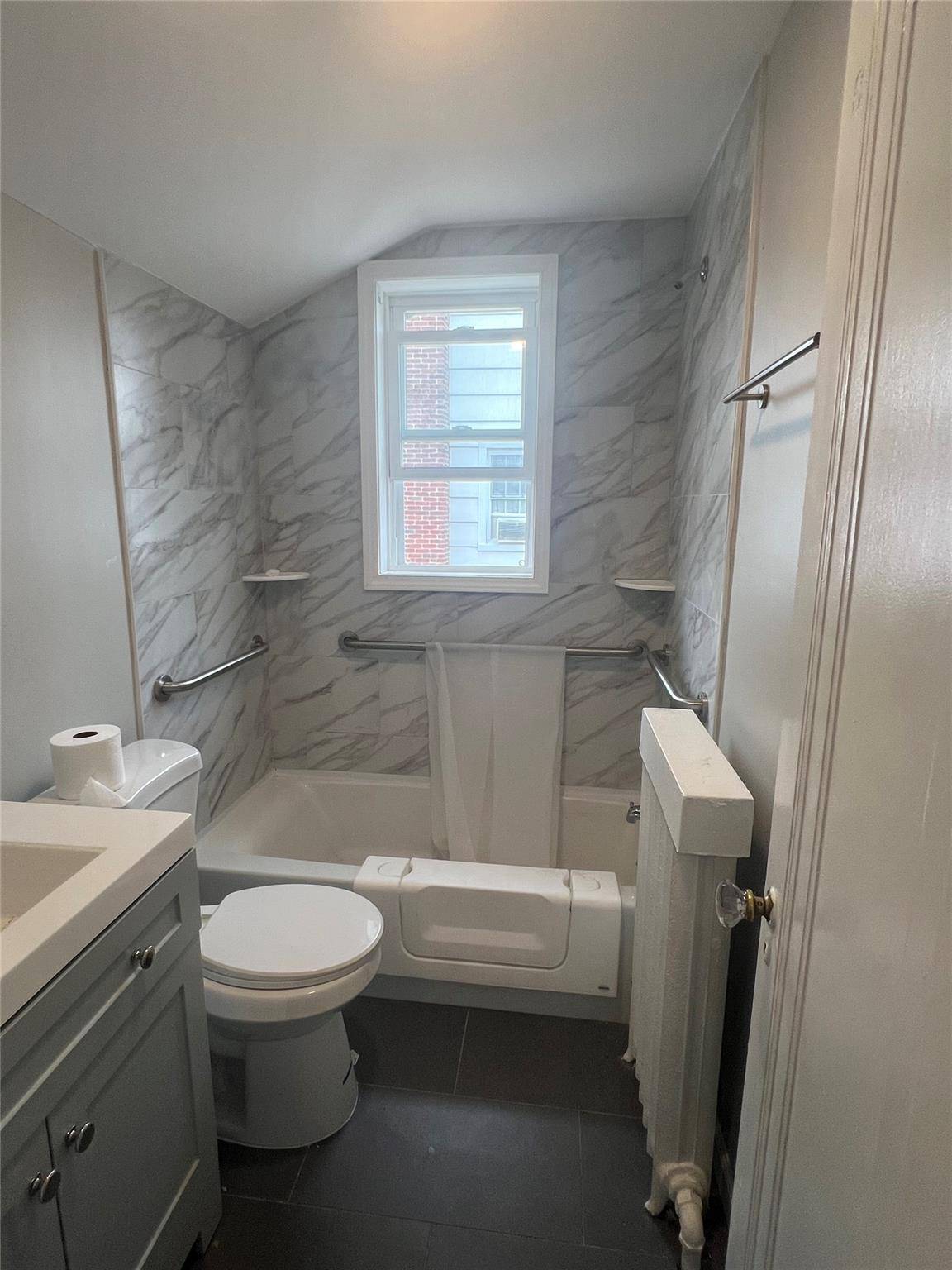 Freeport, NY 11520,221 E Dean ST