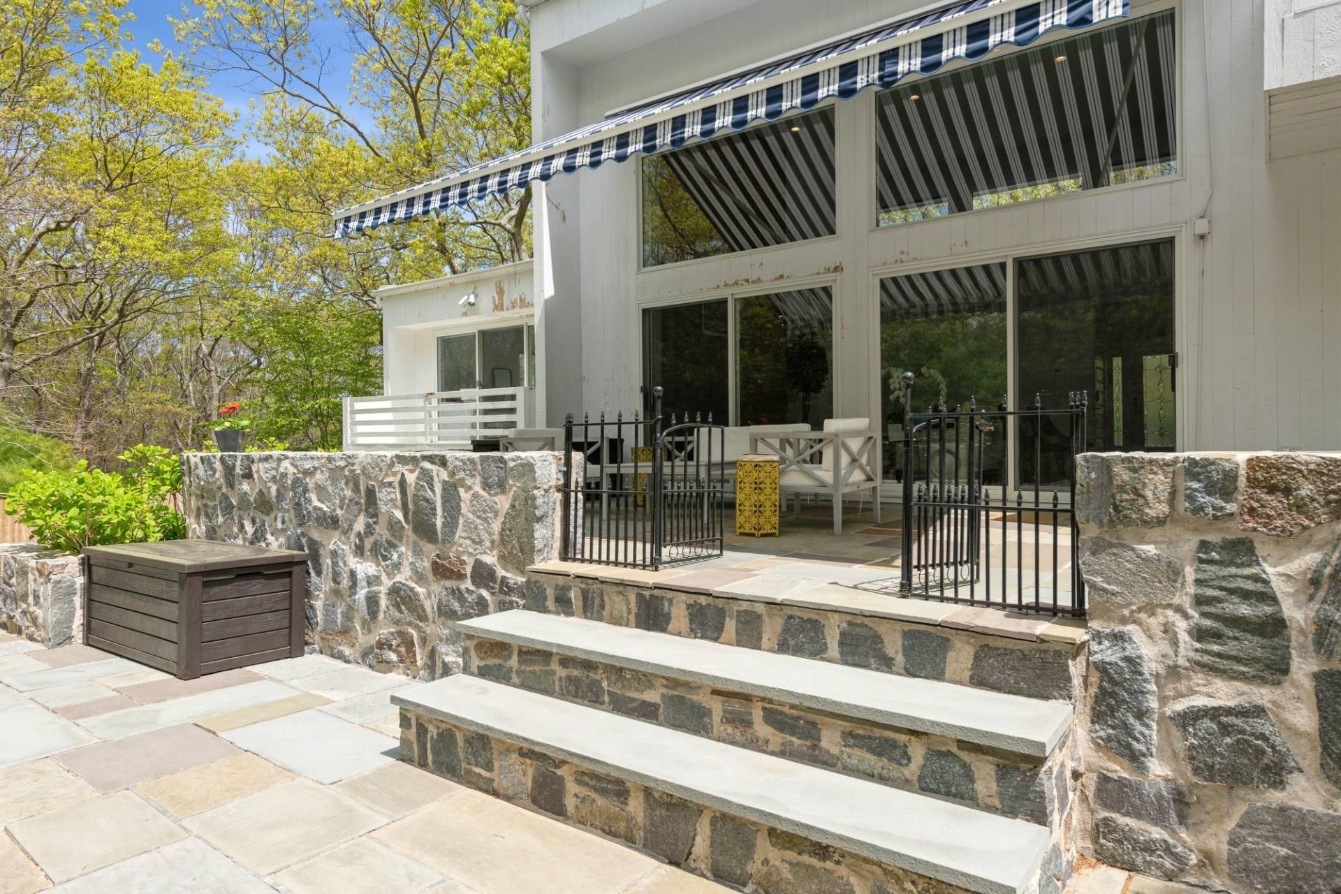 East Hampton, NY 11937,715 Hands Creek RD