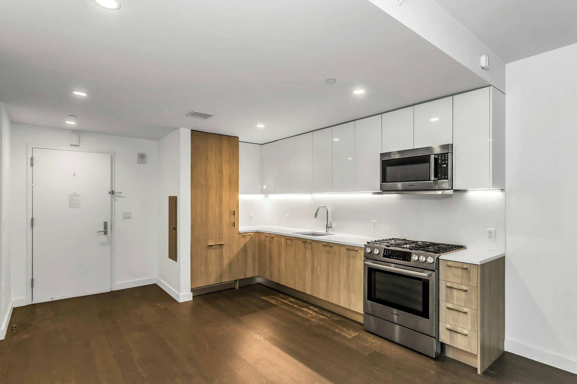 Flushing, NY 11354,131-03 40th Road #10E