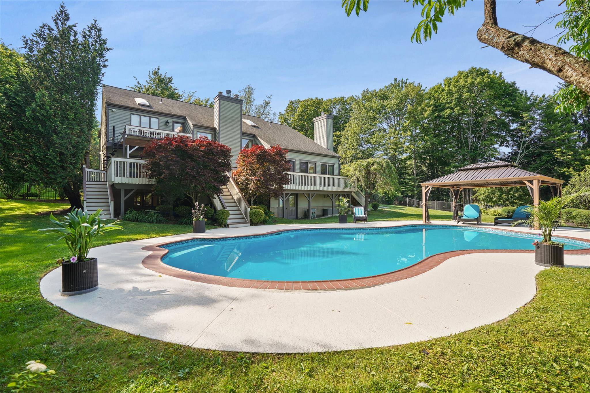 Patterson, NY 12563,30 Manor RD