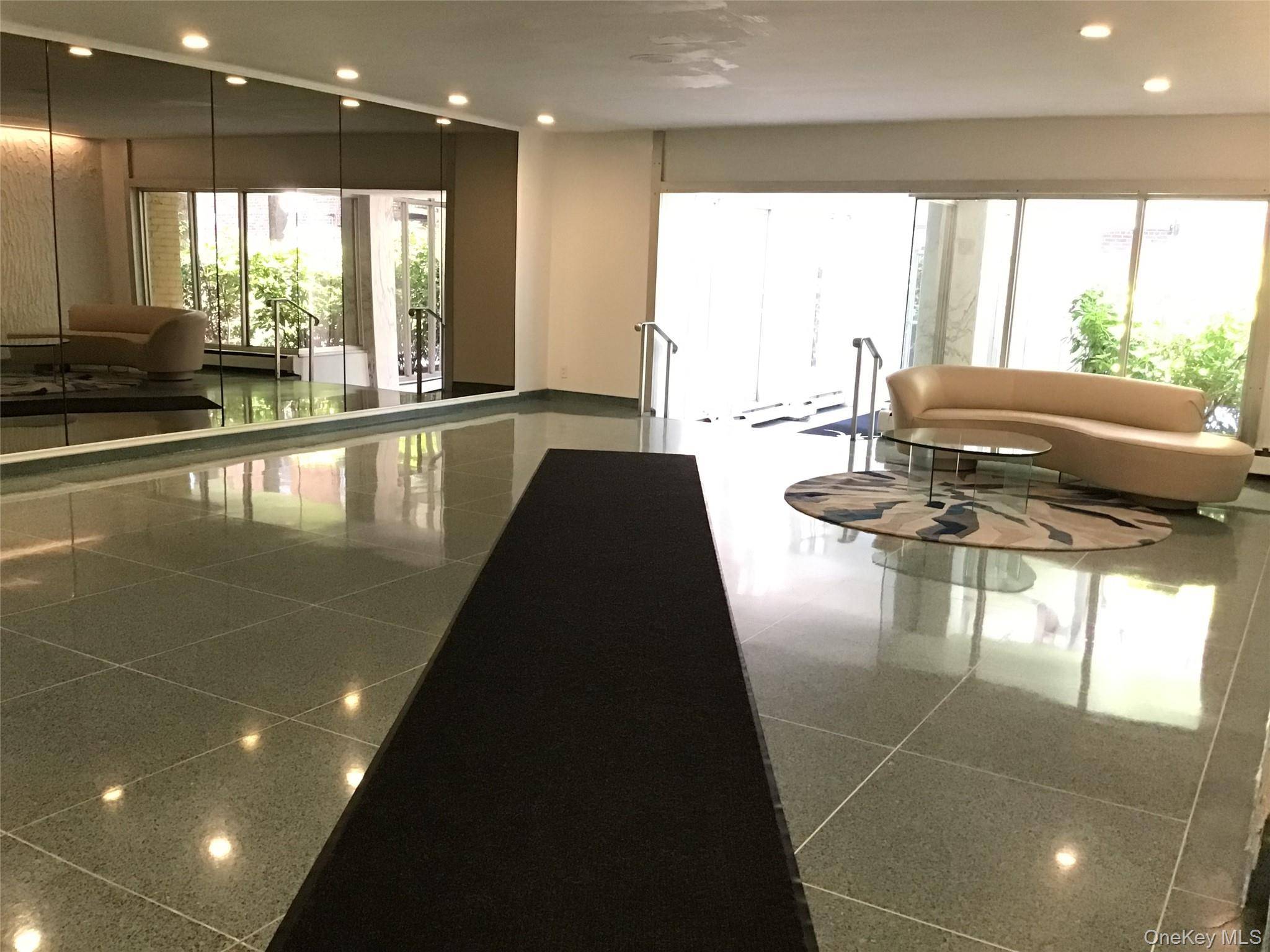 Little Neck, NY 11362,54-40 Little Neck Pkwy #4M