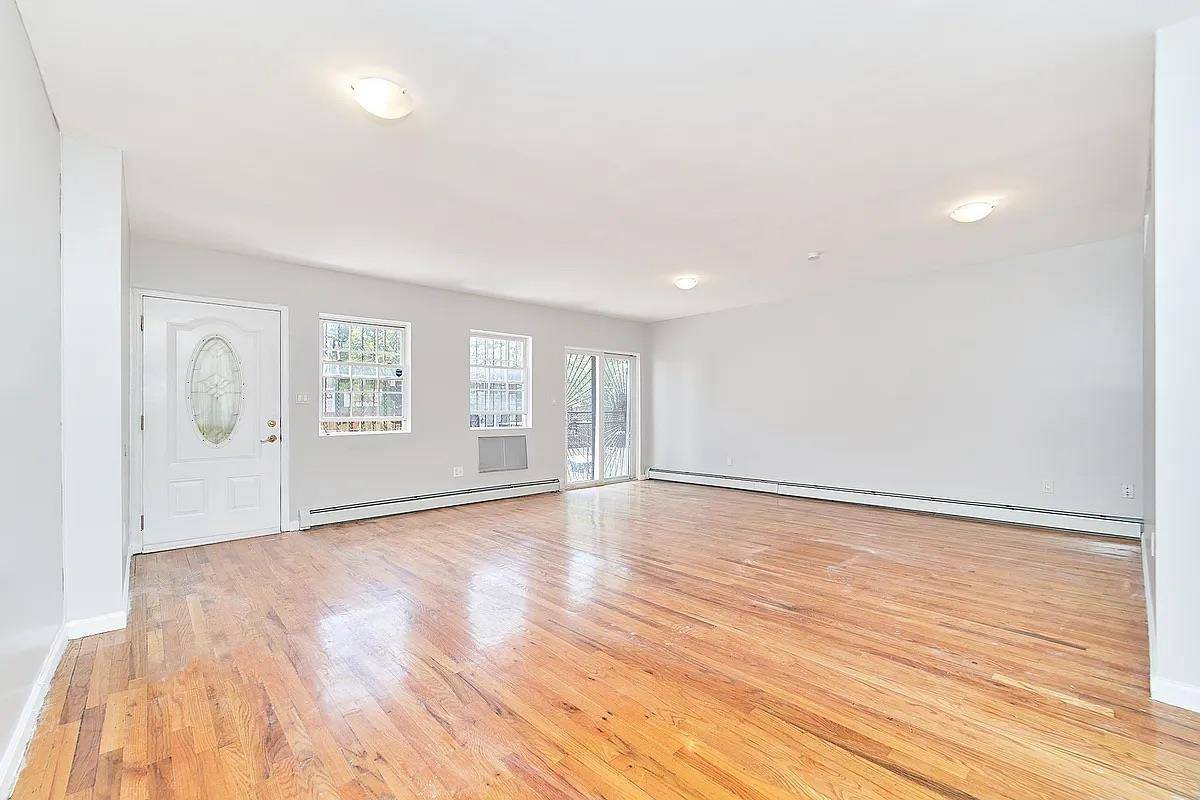 Brooklyn, NY 11221,701 Jefferson AVE #2