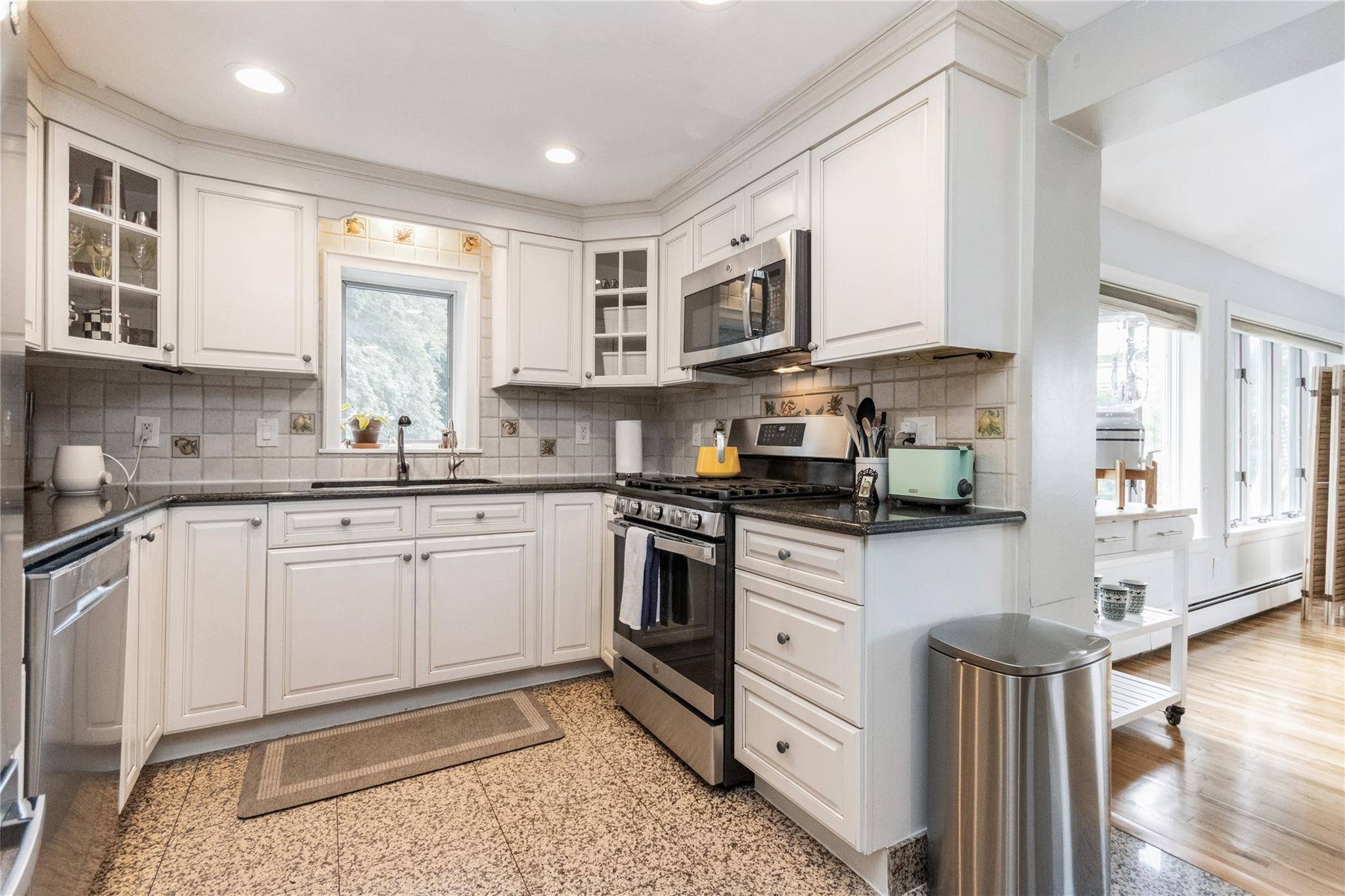 Mahopac, NY 10541,14 Gleneida BLVD