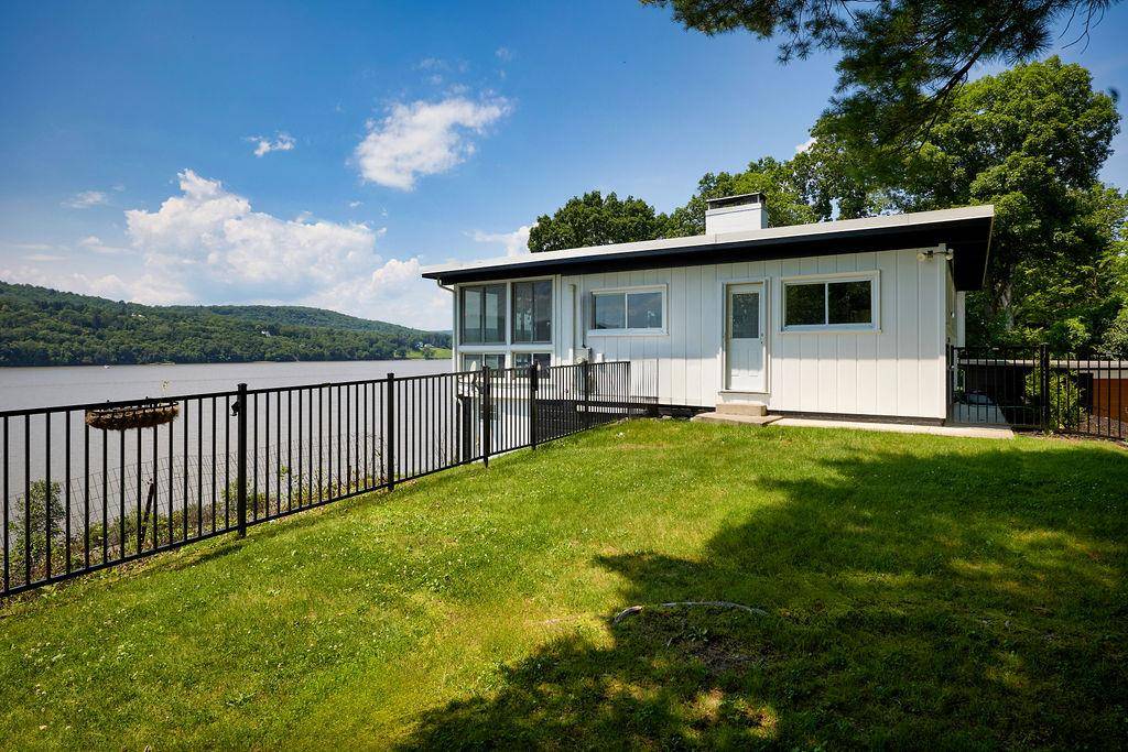 Hyde Park, NY 12538,66 River RD
