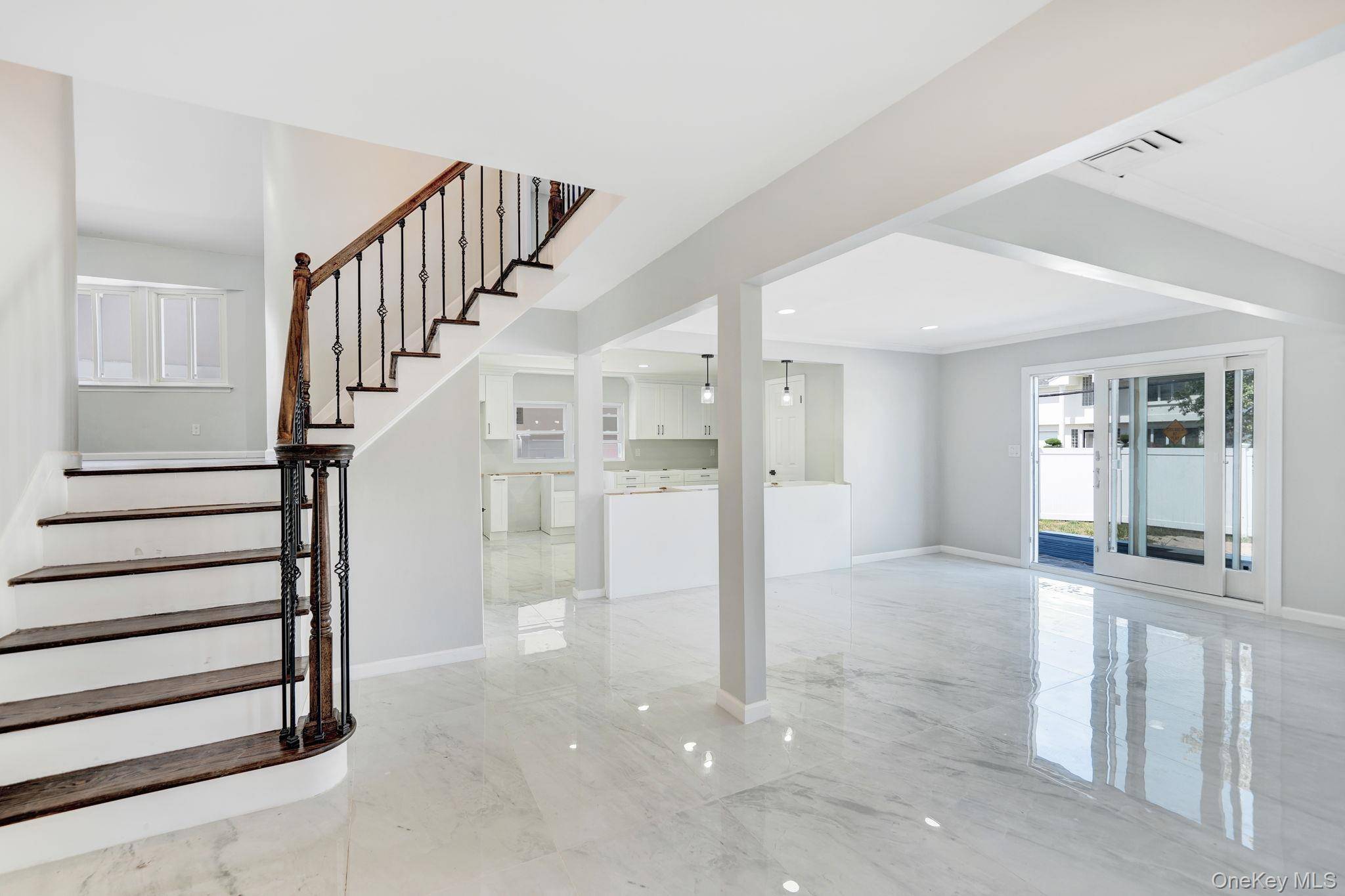 Bellmore, NY 11710,3058 Susan RD