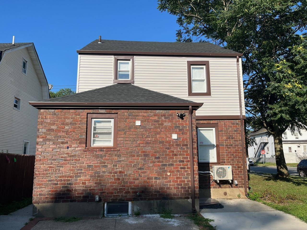Hempstead, NY 11550,21 James Ll Burrell AVE