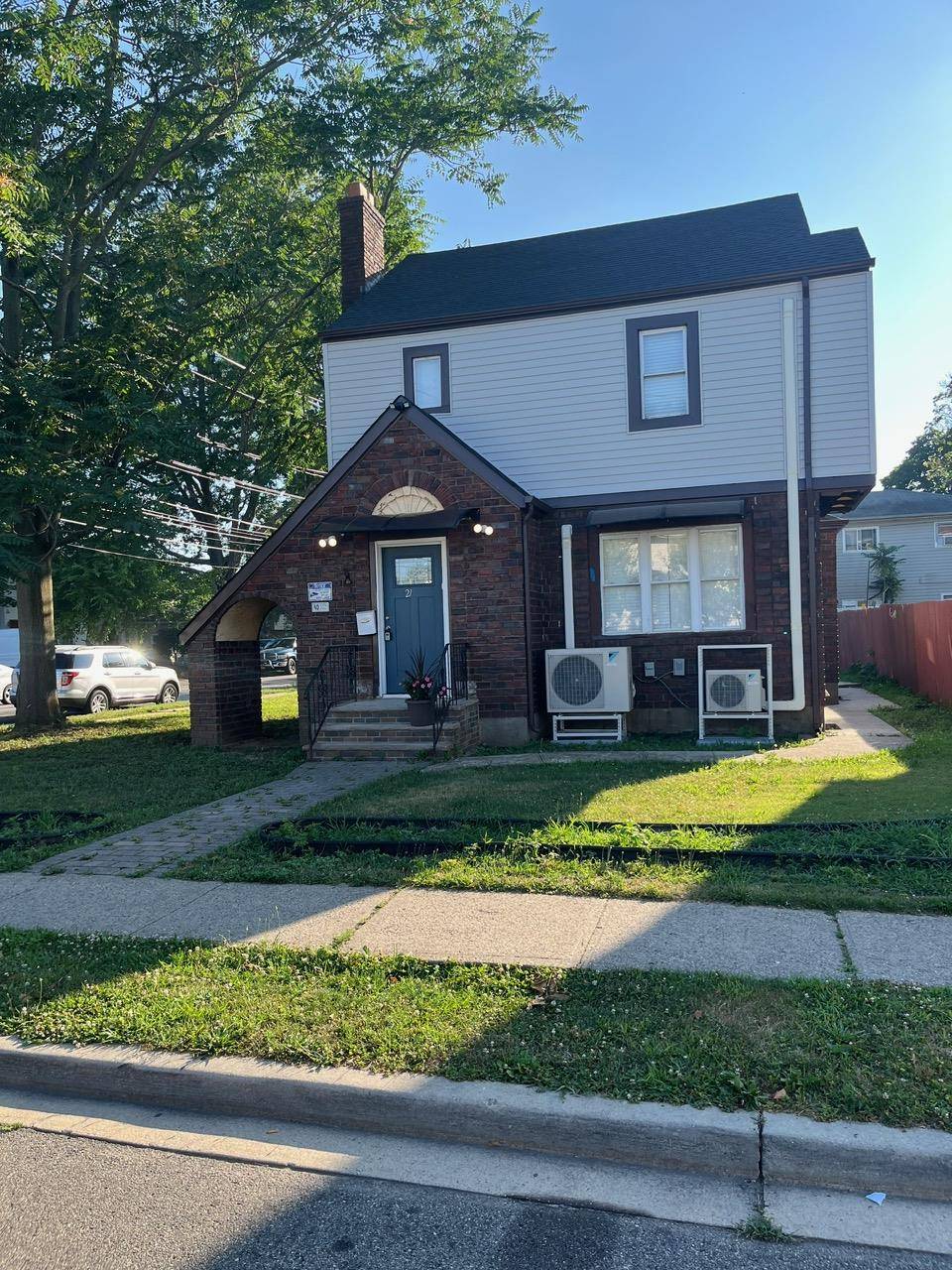 Hempstead, NY 11550,21 James Ll Burrell AVE