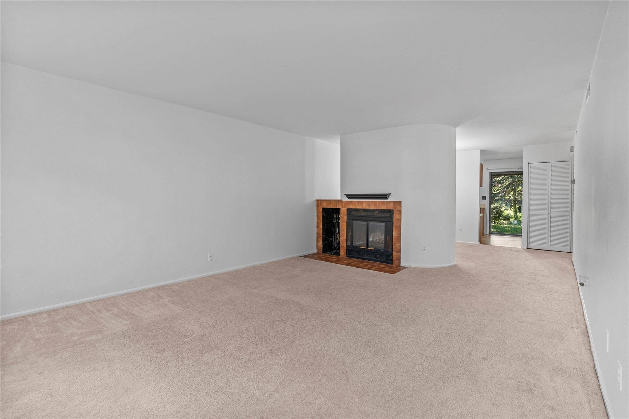 South Salem, NY 10590,52 Bittersweet LN