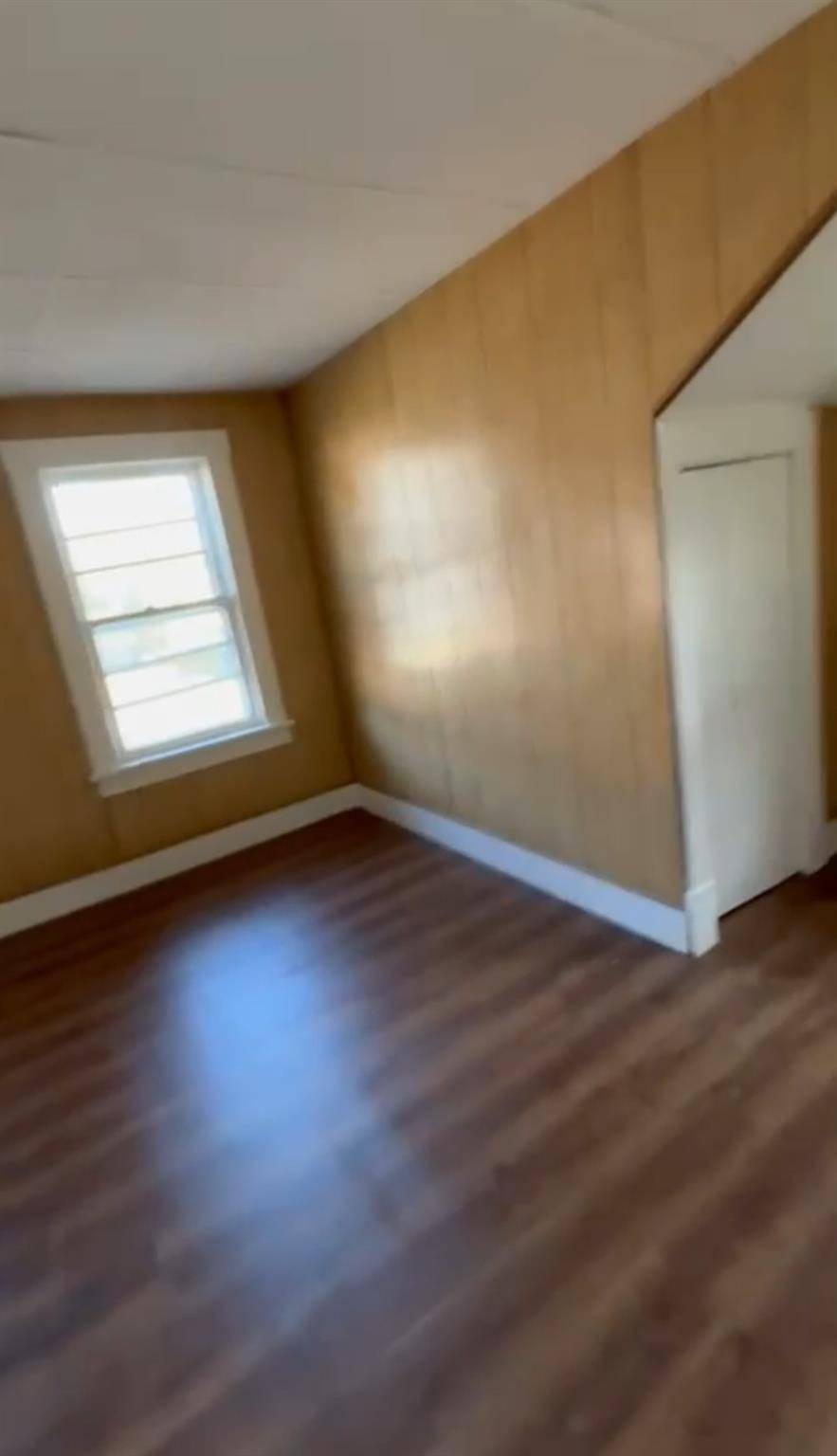 Newburgh, NY 12550,469 1st ST