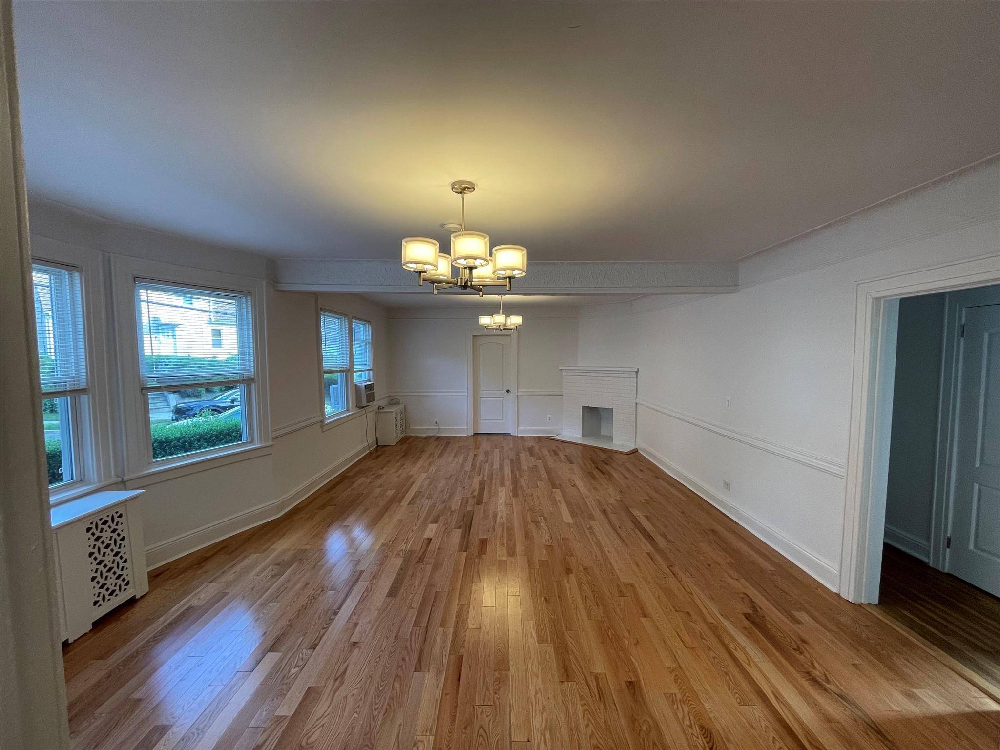 Yonkers, NY 10705,174 Sedgwick AVE #1