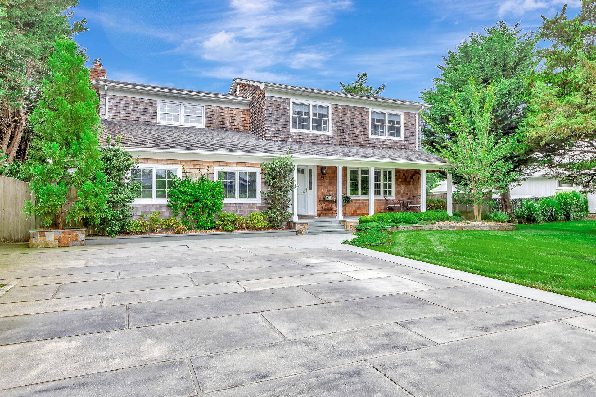 Remsenburg, NY 11960,51 Halsey RD