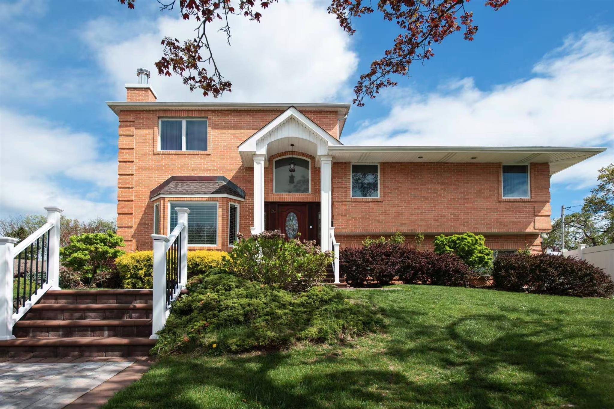 Jericho, NY 11753,28 Merit LN