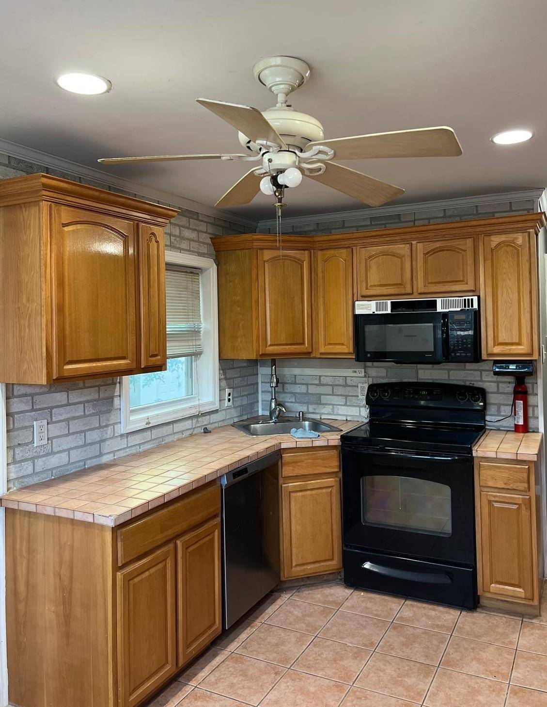 Mastic, NY 11950,11 Bonny DR