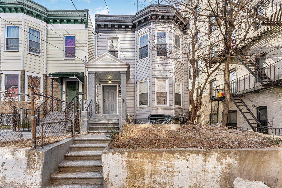 Bronx, NY 10466,630 East 230th St