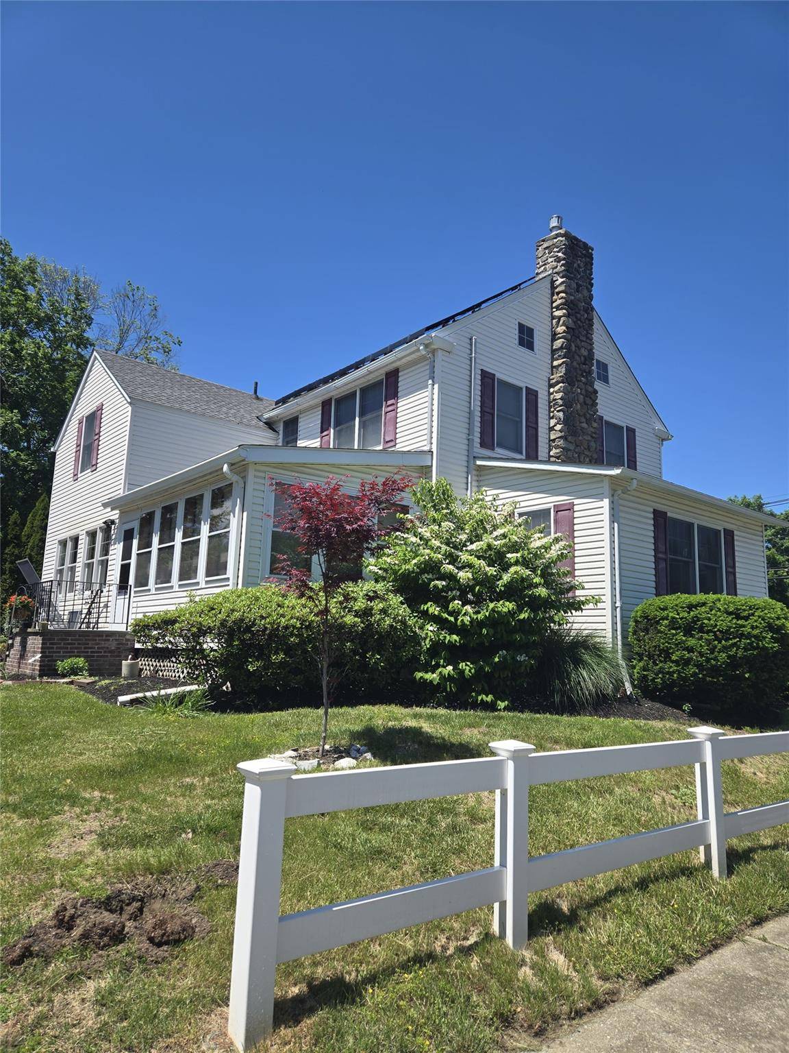 Poughkeepsie, NY 12601,74 Ferris LN