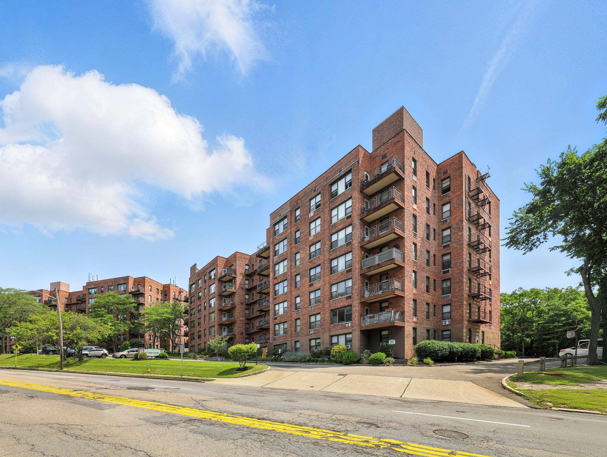 Ossining, NY 10562,121 S Highland AVE #5J