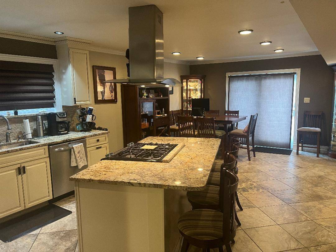 Howard Beach, NY 11414,15916 92nd ST