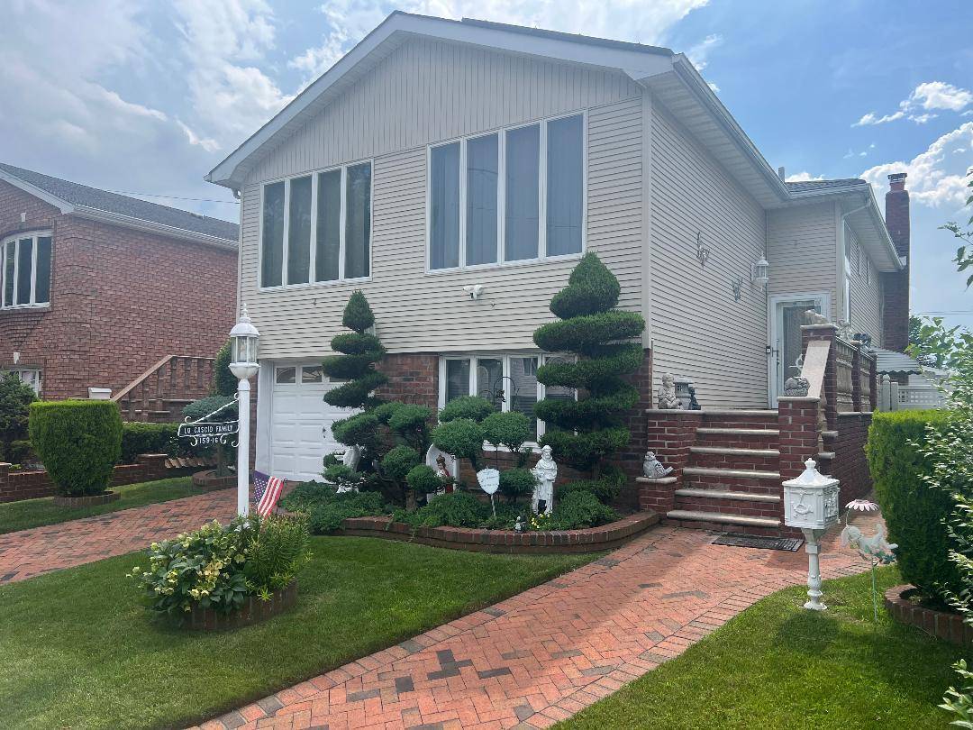 Howard Beach, NY 11414,15916 92nd ST