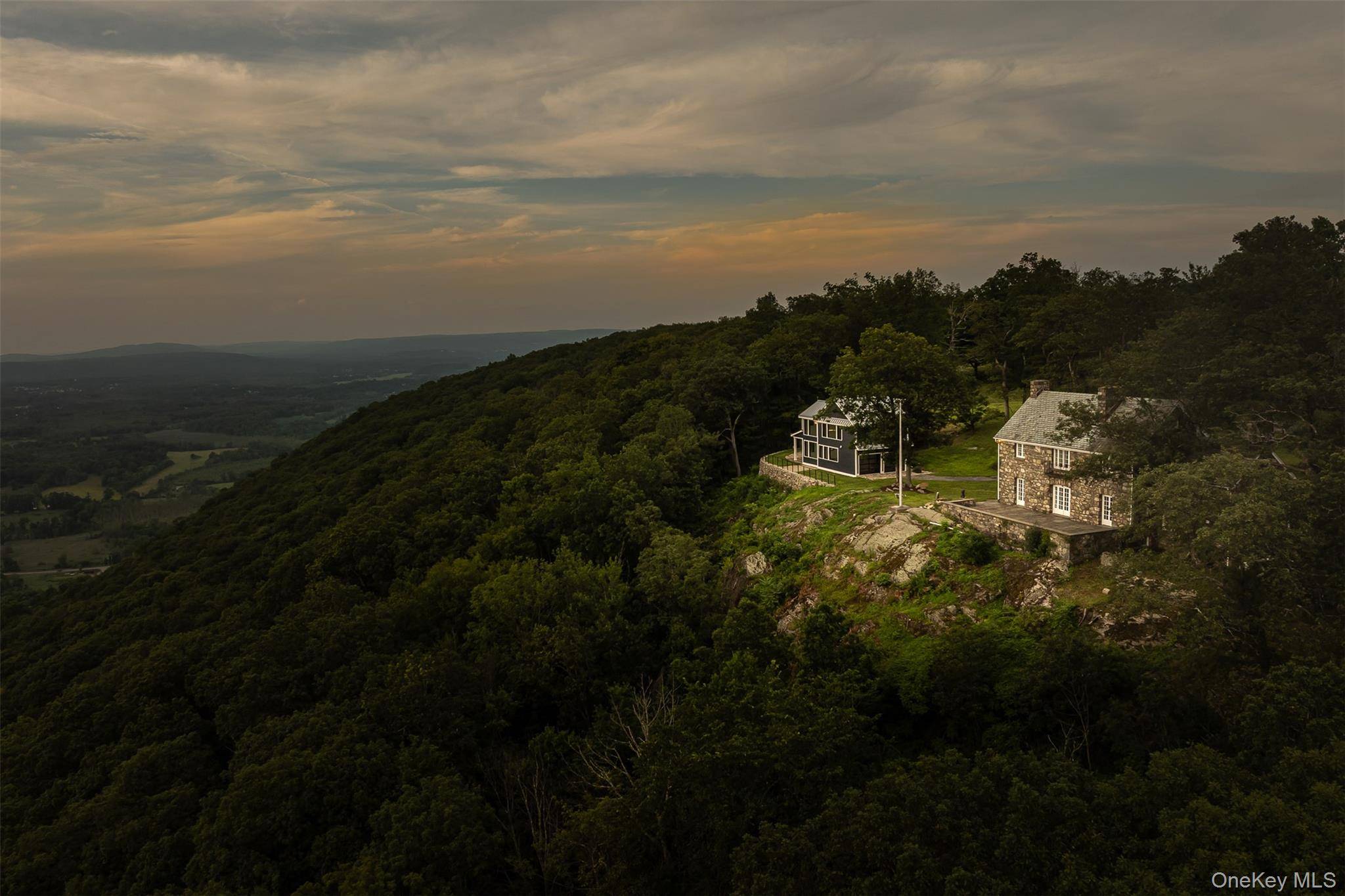 Hopewell Junction, NY 12533,401 Woodmont RD