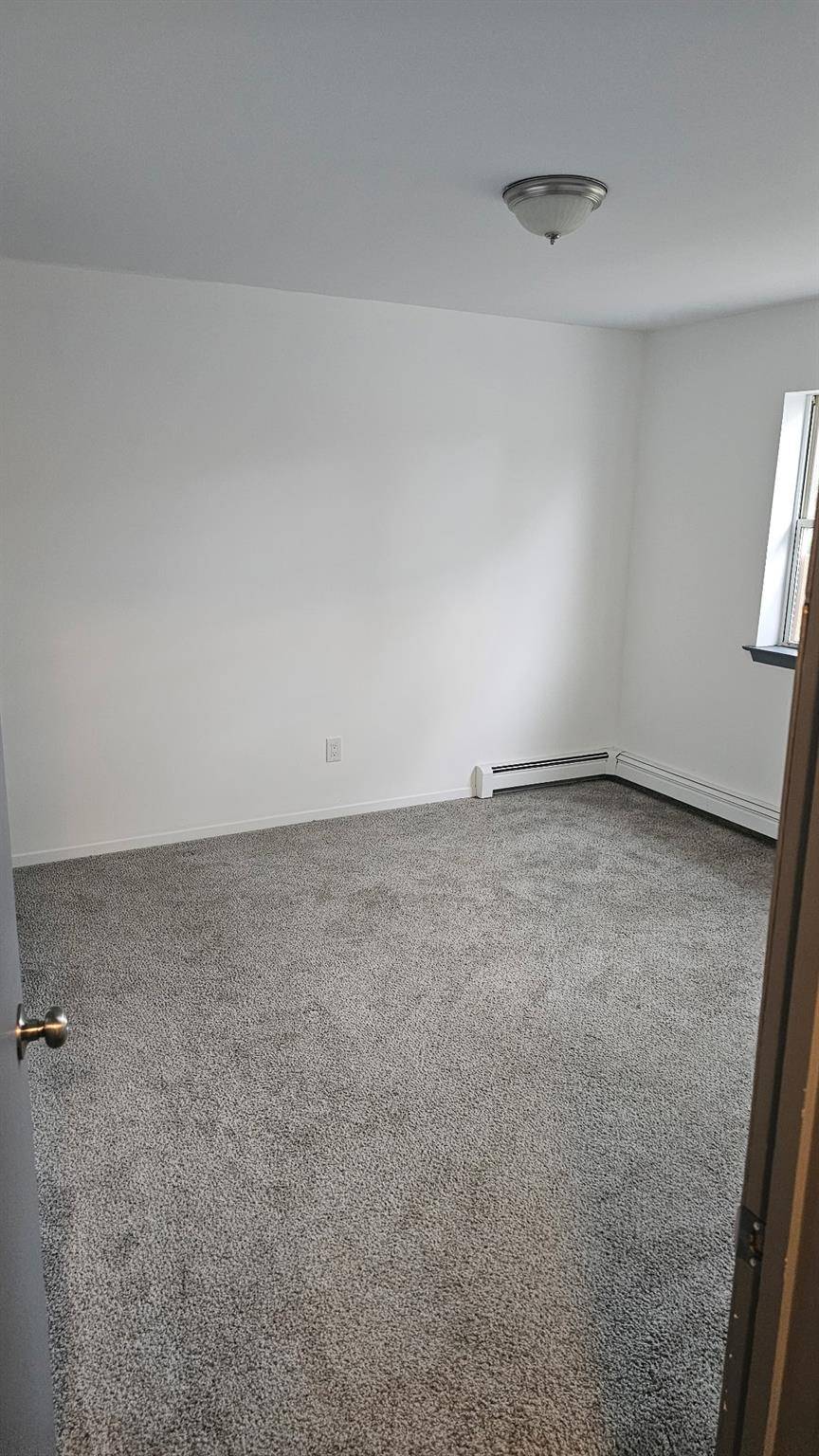 Mastic Beach, NY 11951,81 Parkwood DR