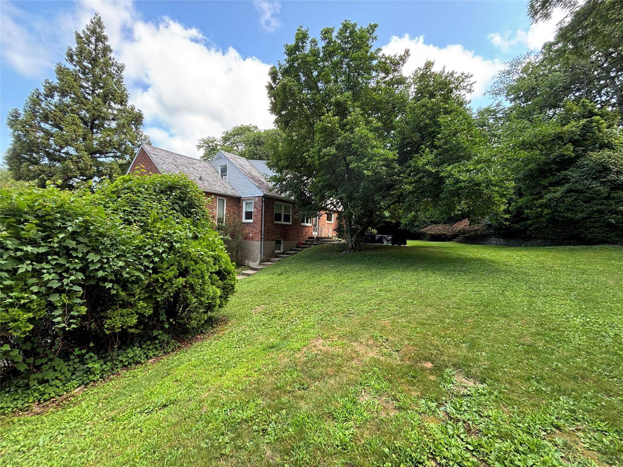 Great Neck, NY 11021,13 Laurel DR