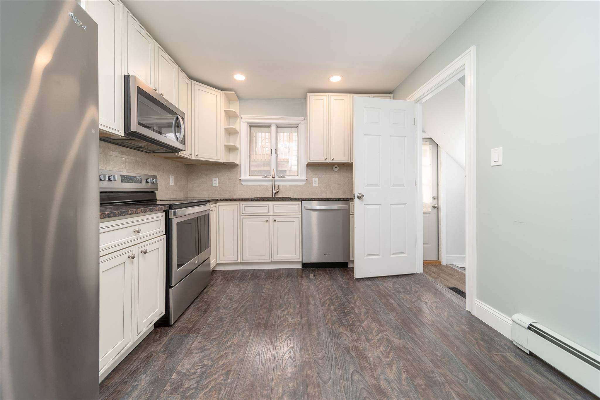 Lake Grove, NY 11755,7 Miller DR