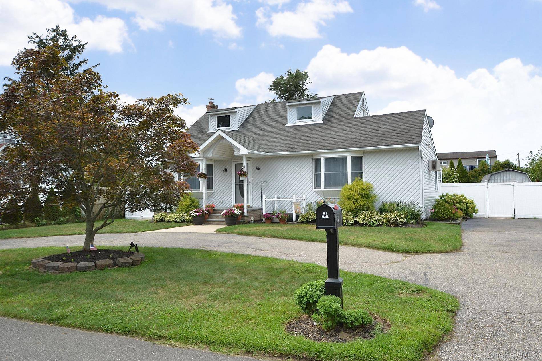 Holbrook, NY 11741,46 Pine ST