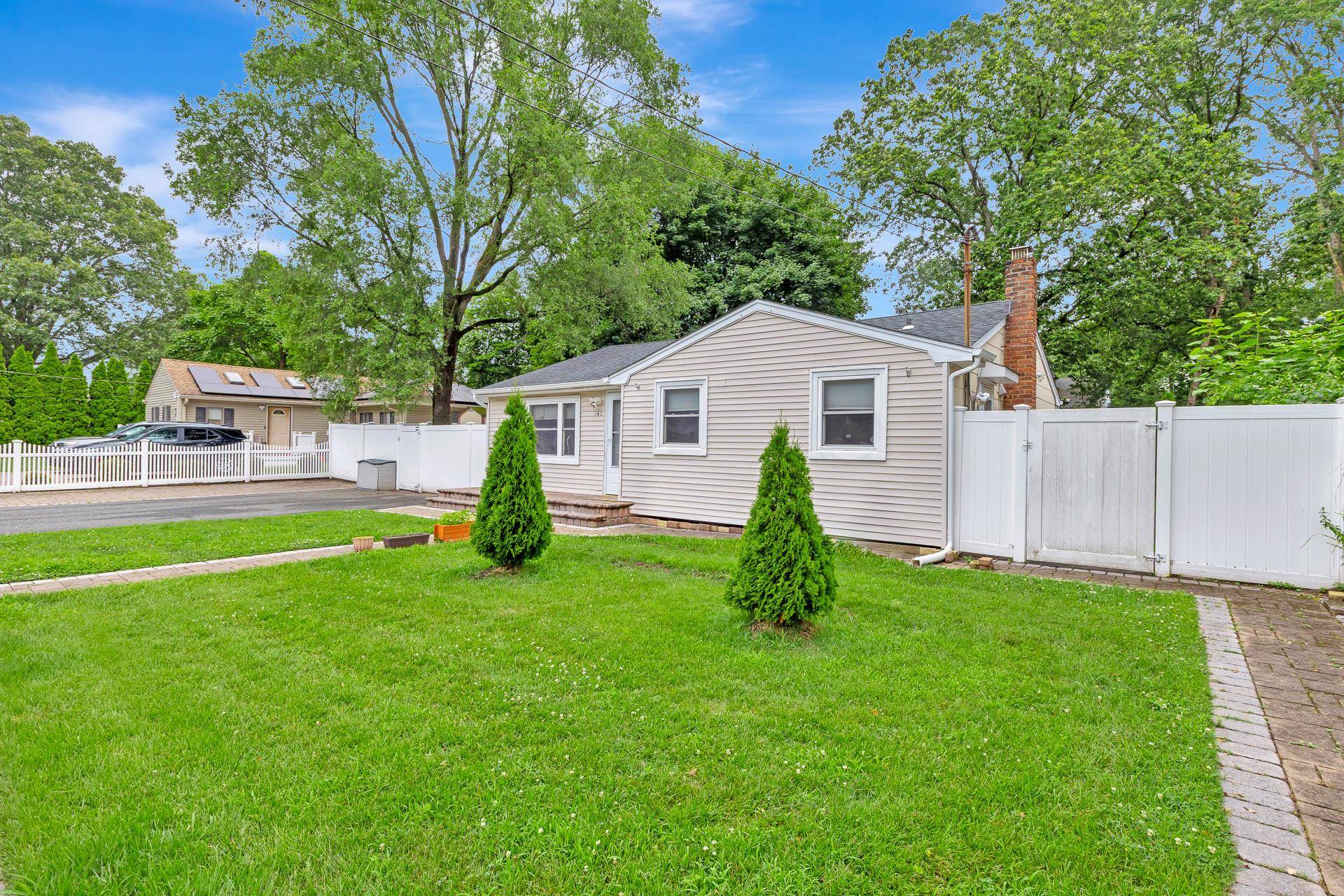 Centereach, NY 11720,141 Smithtown Polk BLVD