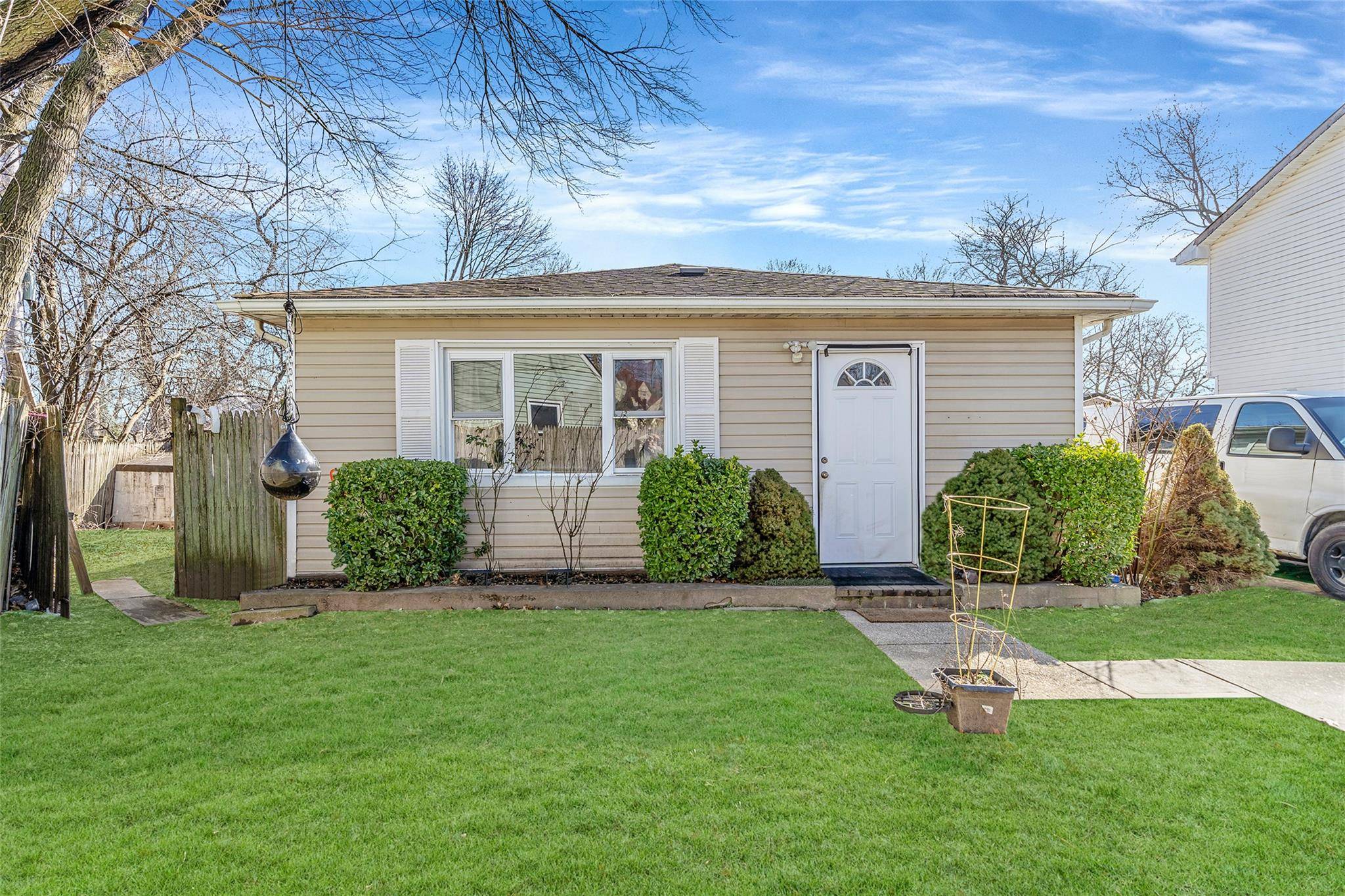 Westbury, NY 11590,1002 Park AVE