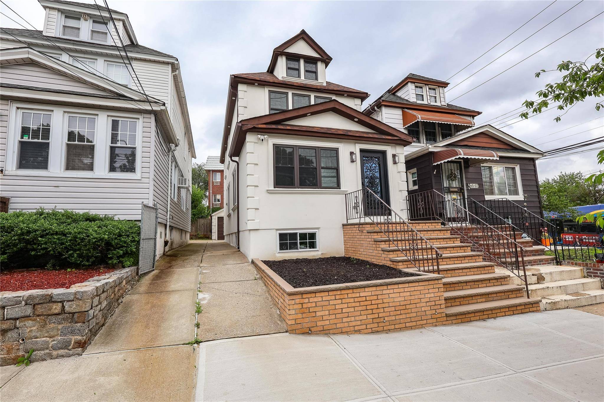 Middle Village, NY 11379,6504 80th ST #1