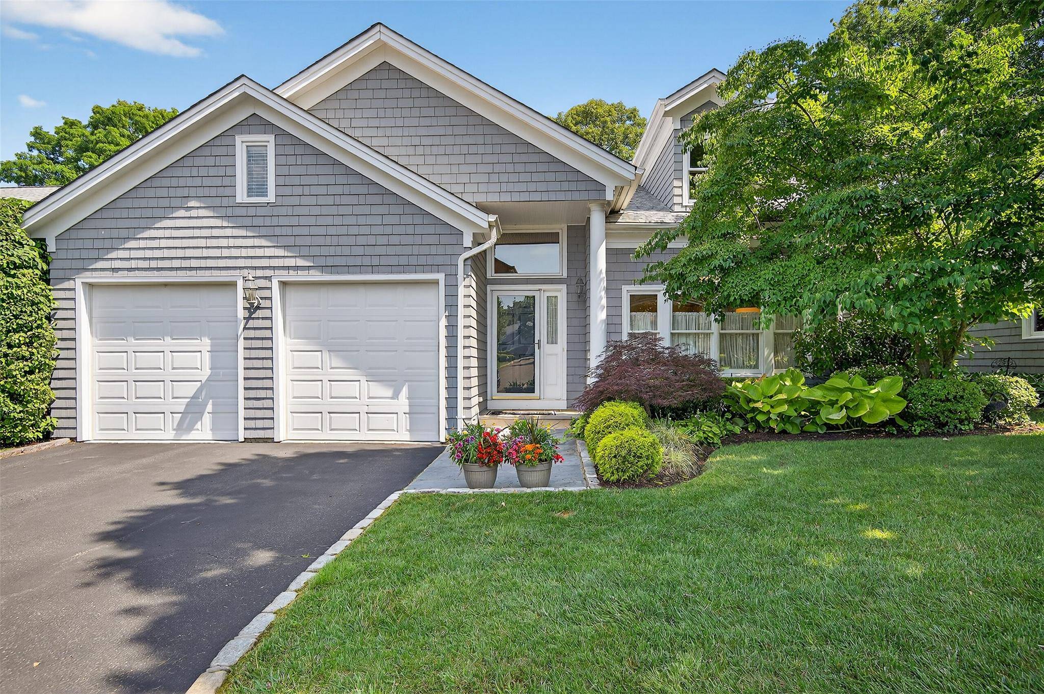 Oyster Bay, NY 11771,48 Fieldstone LN