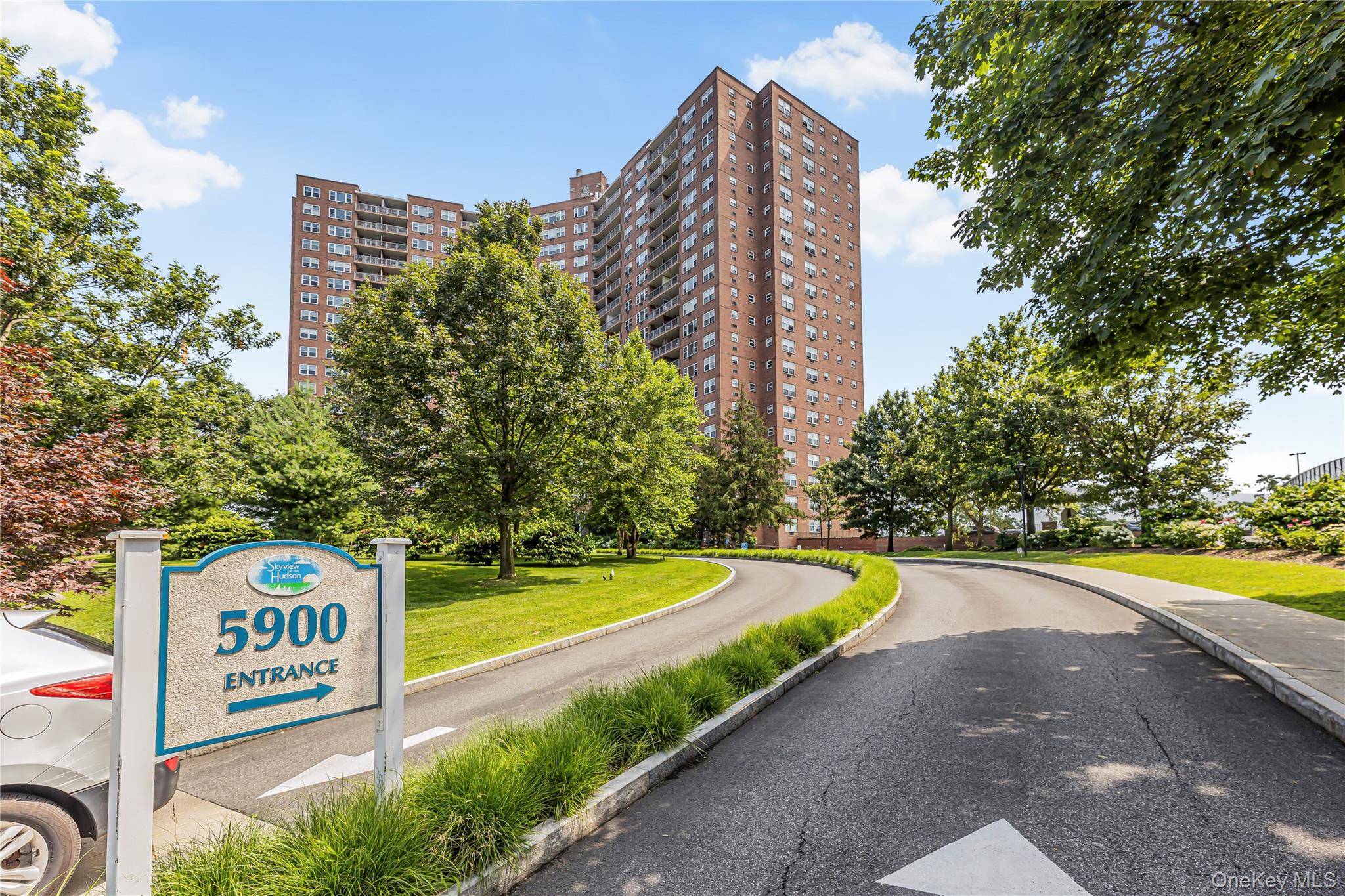 Bronx, NY 10471,5900 Arlington AVE #11N