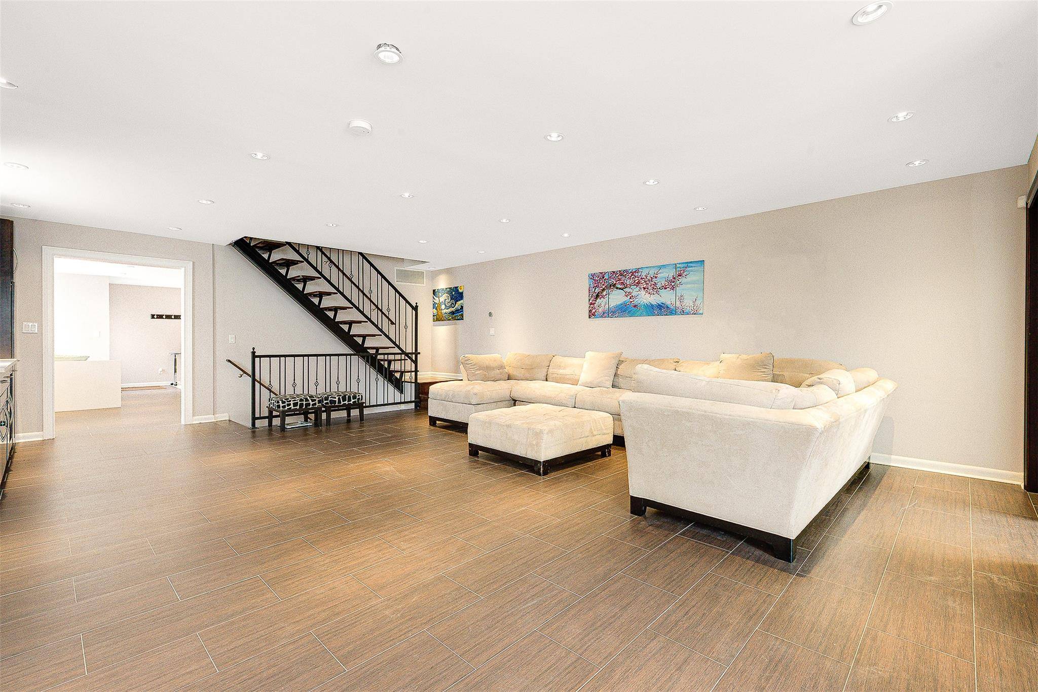 Middle Village, NY 11379,58-10 83rd PL