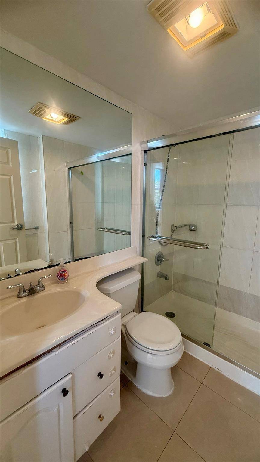 Flushing, NY 11355,43-17 Union ST #6C