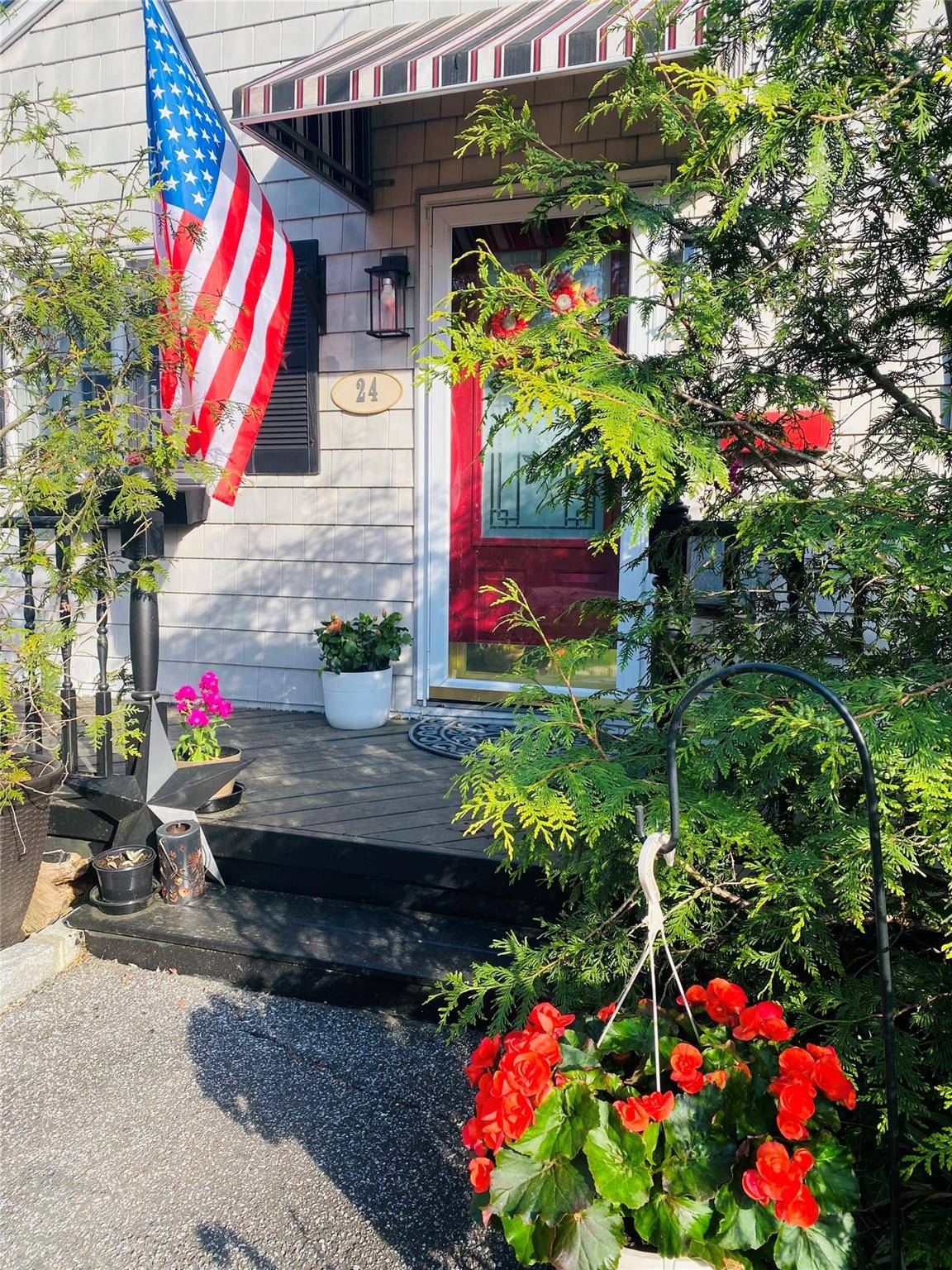 Babylon, NY 11702,24 Lowerre ST