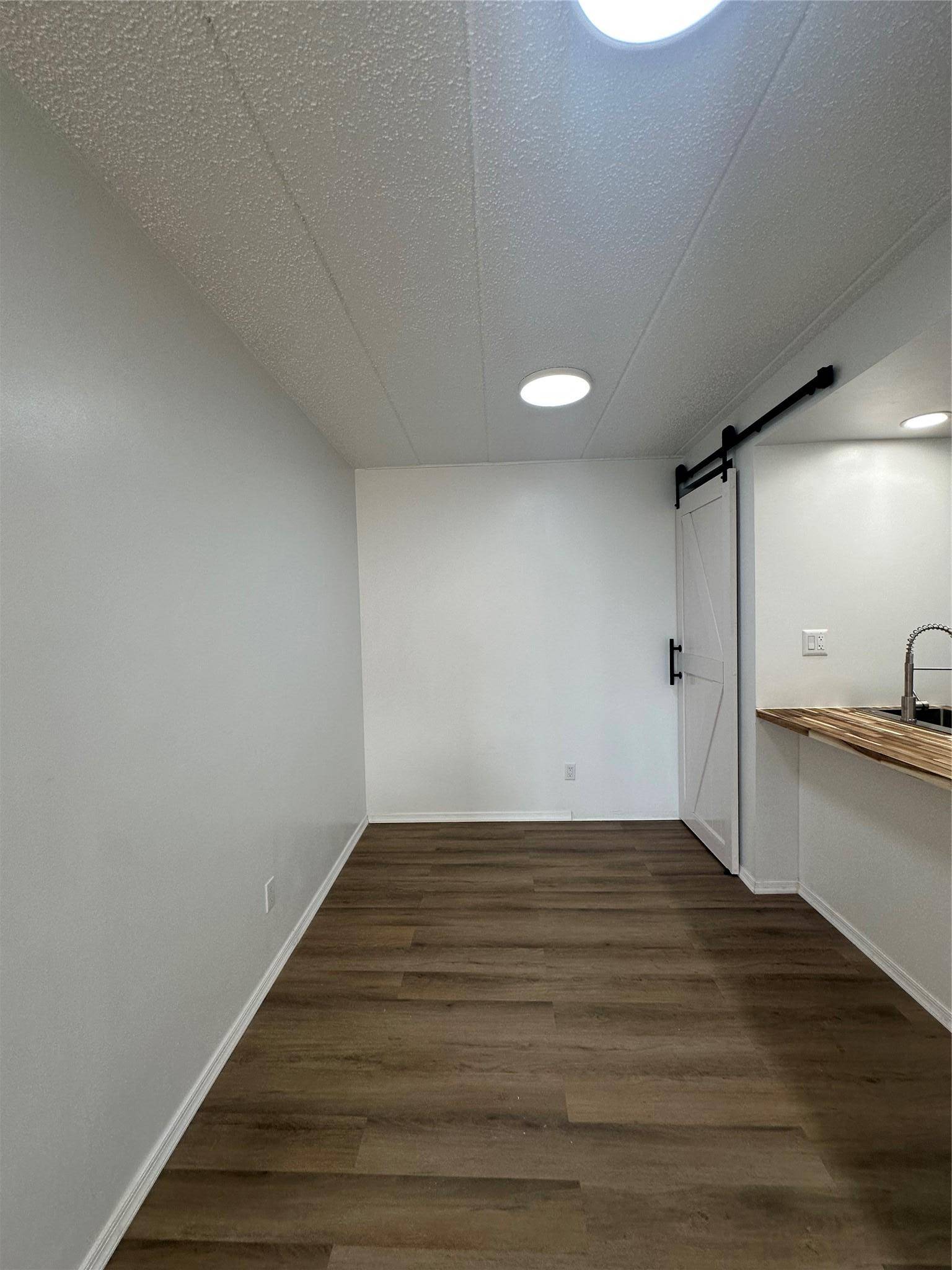 Woodside, NY 11377,41-28 71st ST #4D