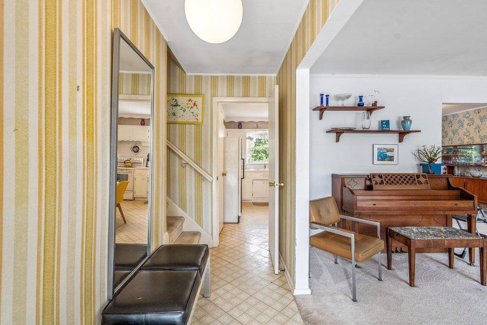 Syosset, NY 11791,18 Melanie LN