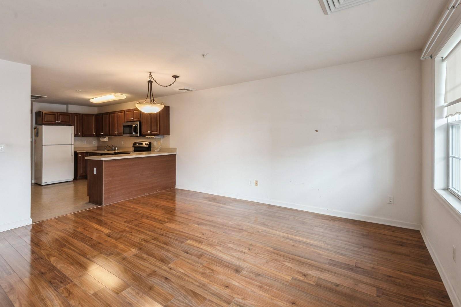 Valley Stream, NY 11580,117 Willow LN