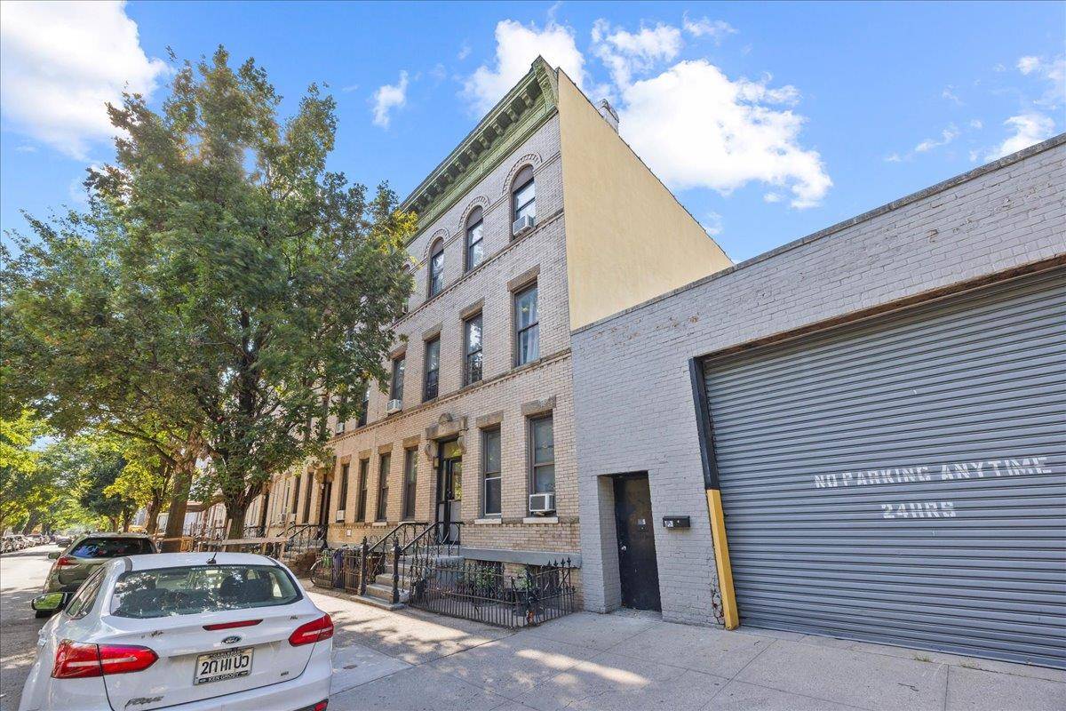 Brooklyn, NY 11222,125 Freeman ST