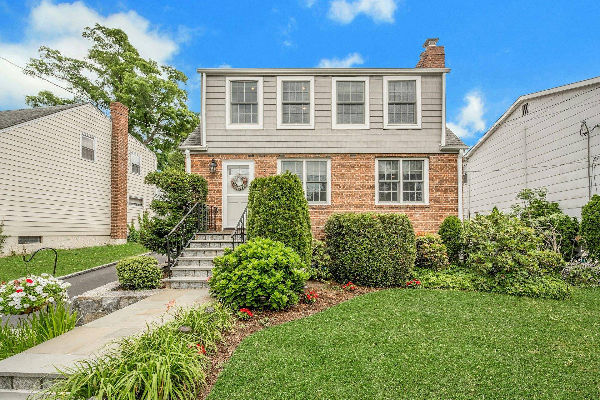 Eastchester, NY 10709,218 Park DR