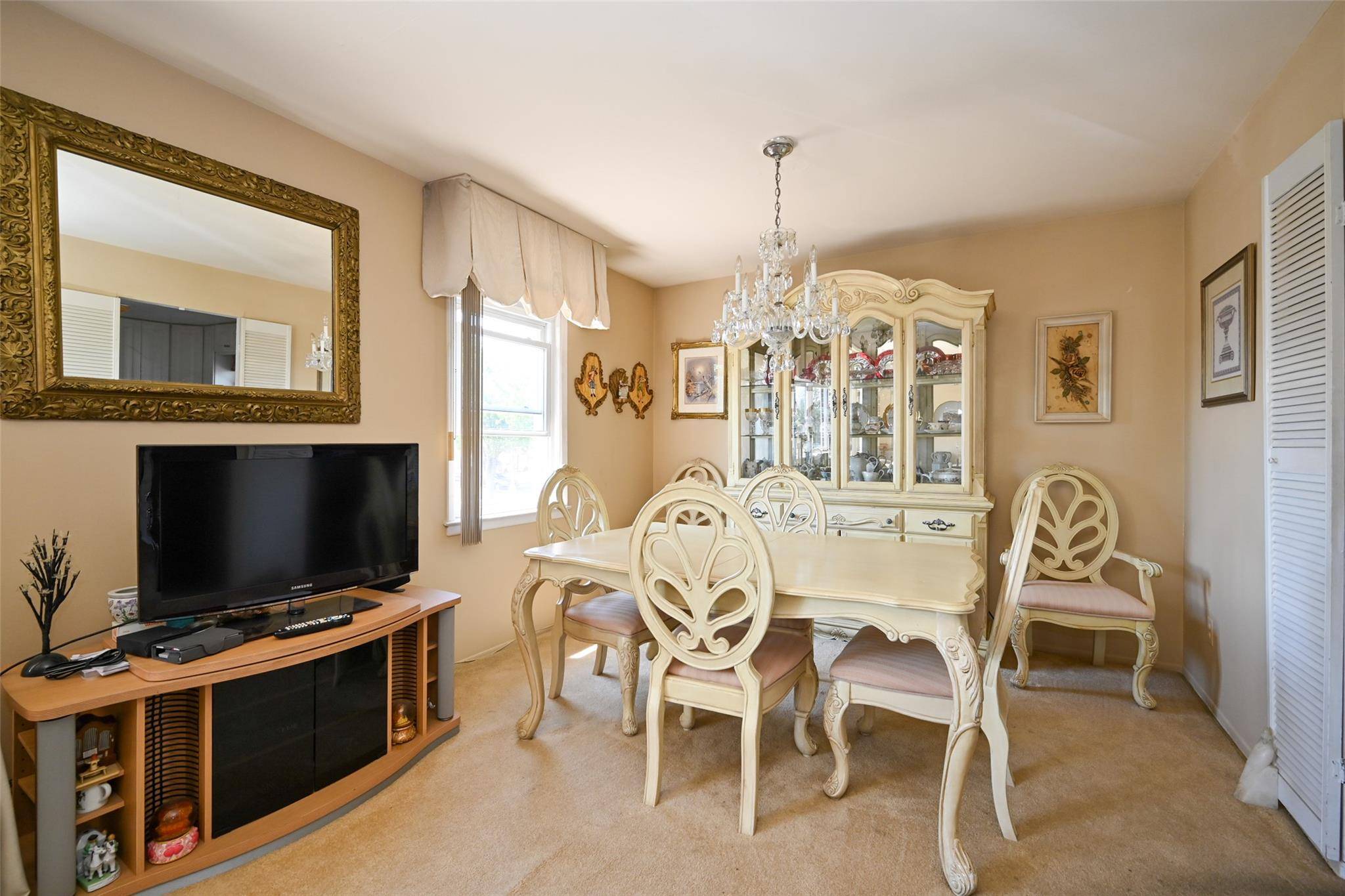 Flushing, NY 11358,197-09 46 AVE