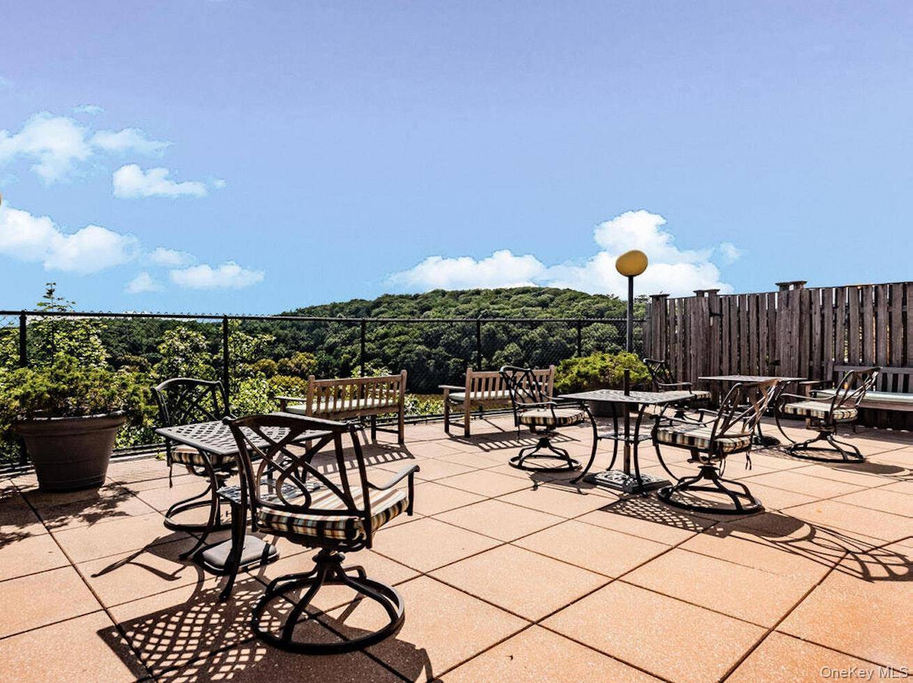 Bronx, NY 10463,2400 Johnson AVE #11K
